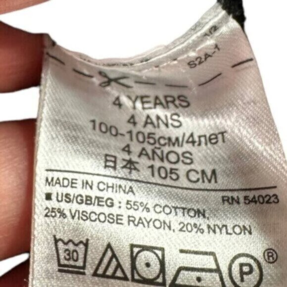 Baby GAP | Kid's Girl Red & Black Sweater Bundle of 2 Size 4T - Picture 7 of 8